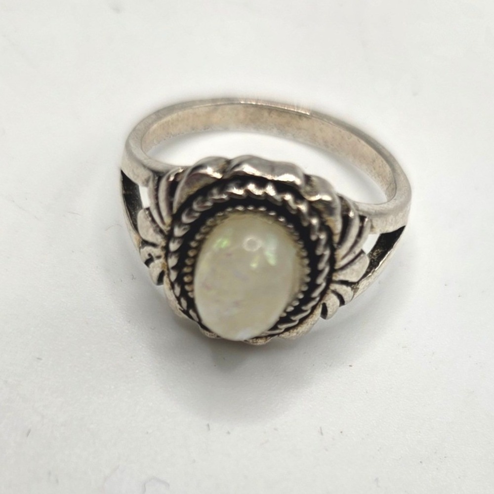 Vintage Silver Tone Faux Opal Oval Cabochon Ornate Boho Statement Ring Size 6.25